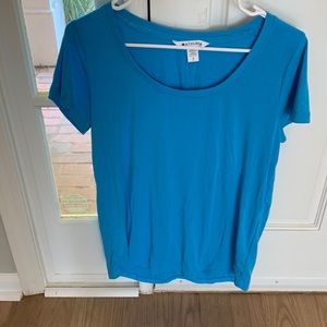 Athleta tee
